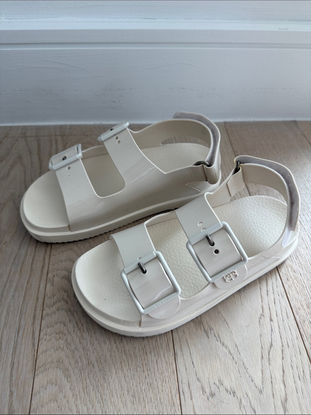 Gucci Cream Double-Buckle Sandals